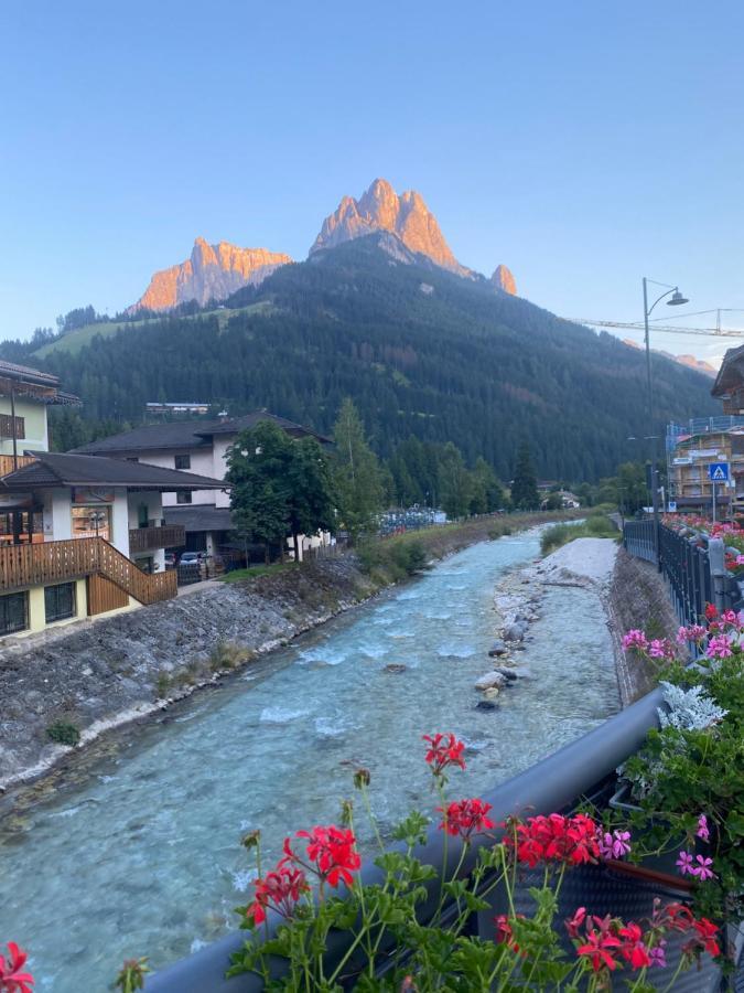 Garni Villa Elsa Pozza di Fassa Exteriör bild